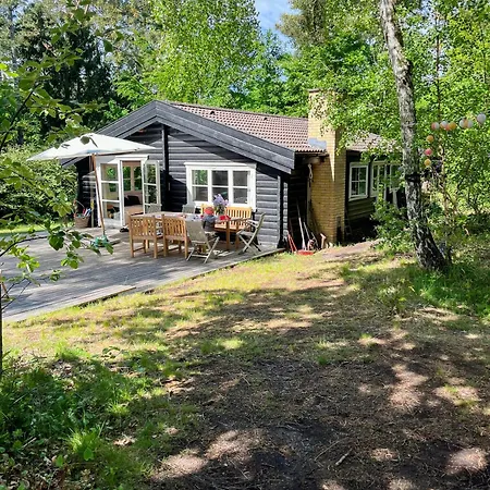 Idyllic Log Close To Forest And Kattegat بيت للعطل *