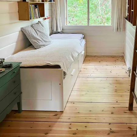 Idyllic Log Close To Forest And Kattegat بيت للعطل